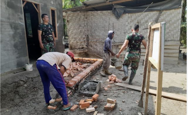 Progres Kegiatan Fisik Rehabilitas RTLH TMMD Ke-125 Kodim 0321 Rohil Capai 75 Persen